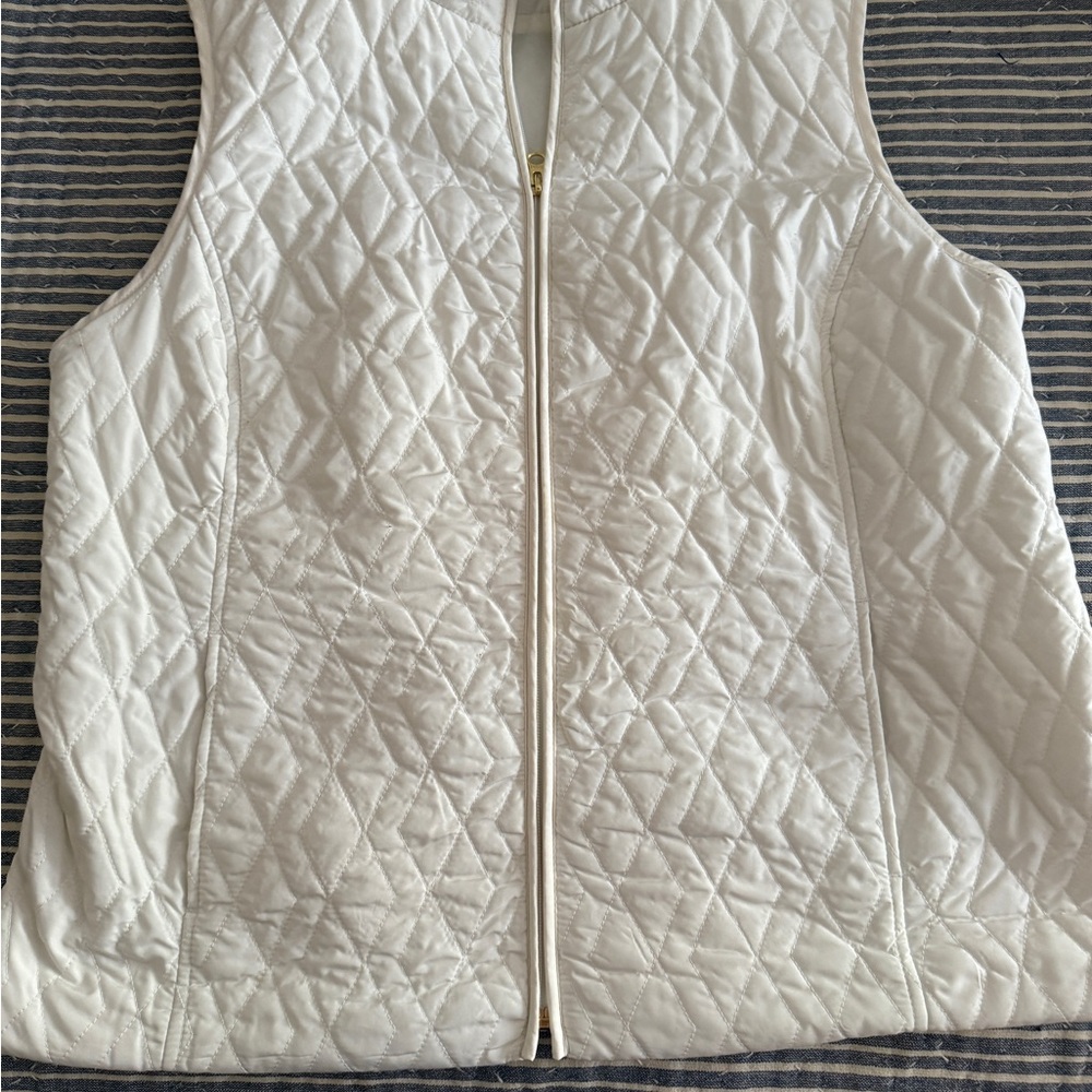 Beautiful Ivory Quilted Vest w/adjustable back